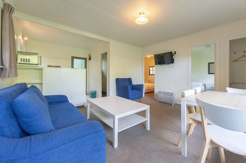 Touchwood Motor Inn & Inner City Camping Ground