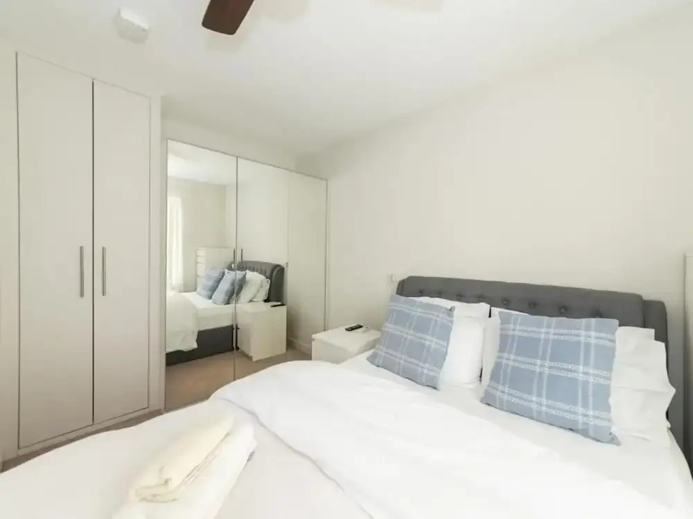 2-bed House in Reading-near Town-sleeps 4