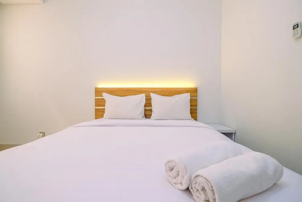 Modern And Comfy Studio At Transpark Cibubur Apartment