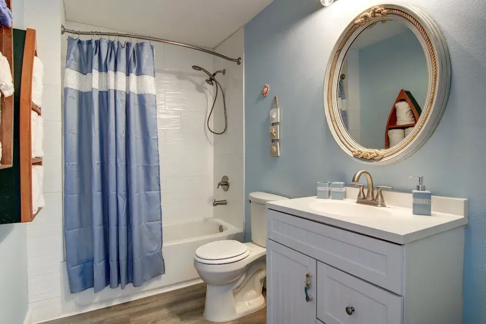 Nauti Mermaid 5 Bedroom Home by Redawning
