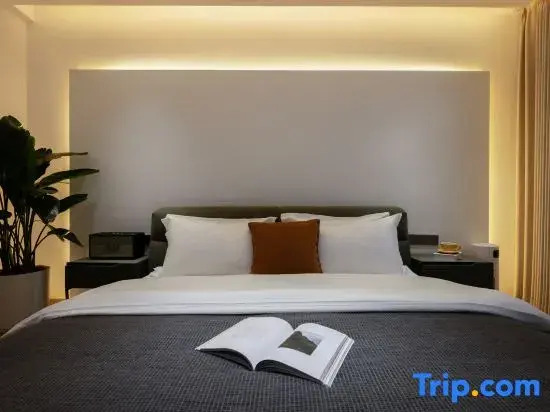Yueshi · Yunyue Holiday Villa Designer Luxury Resort Hotel (Sunshine on Golden Mountain View Store)