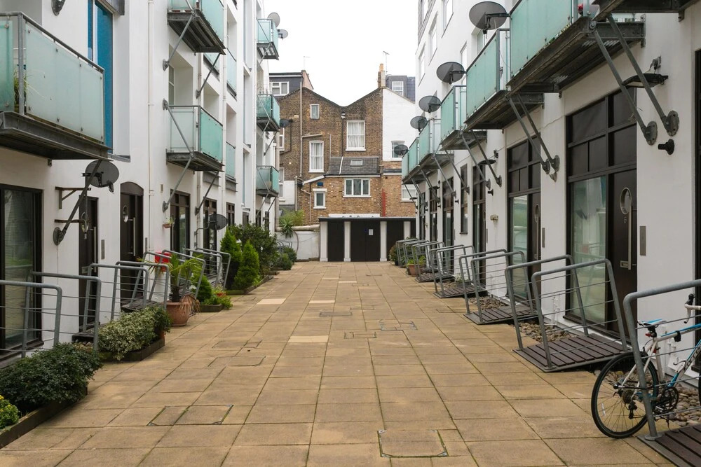 Holloway Road Apartments (Peymans)