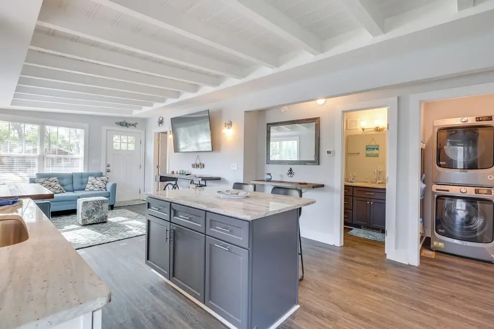 Modern Oak Island Escape: 1 Mile to Long Beach!