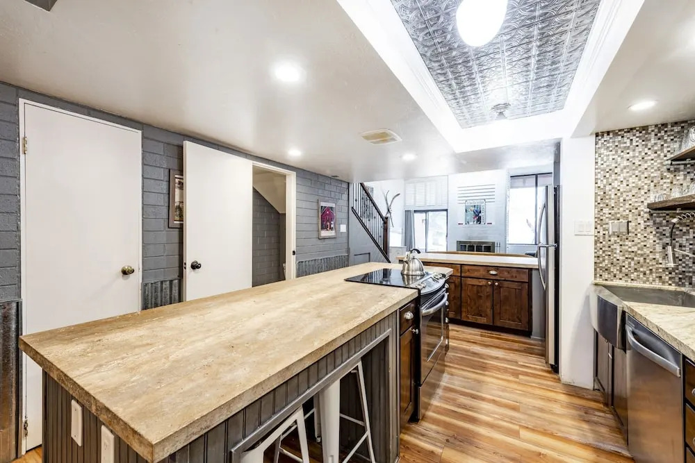 Park Avenue Standard 2 Bedroom Condominiums