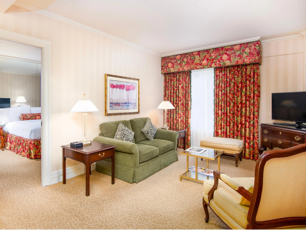 Mayflower Park Hotel