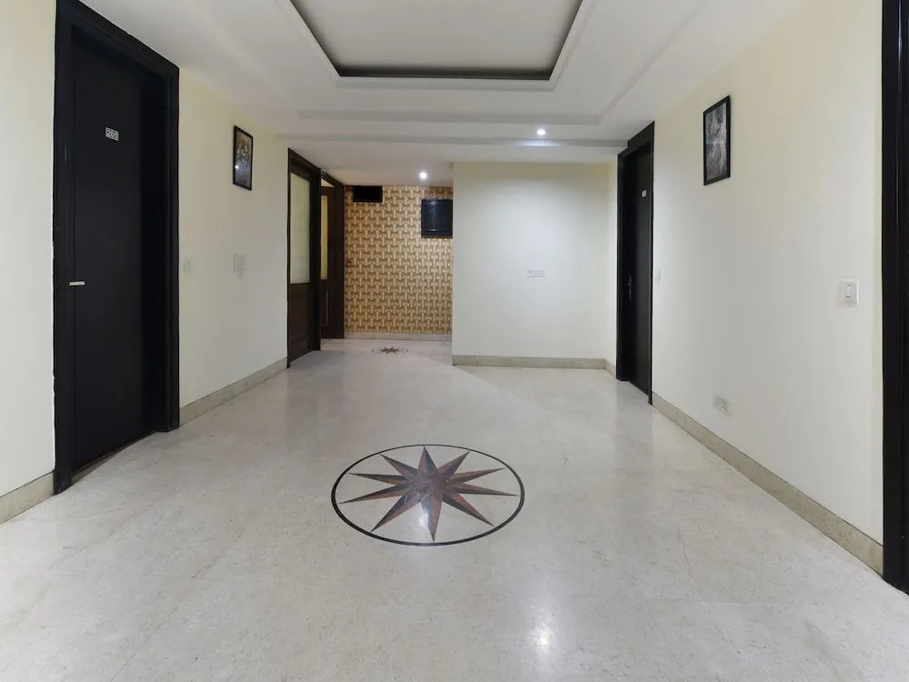 Edition O 30029 Hotel Blue Moon