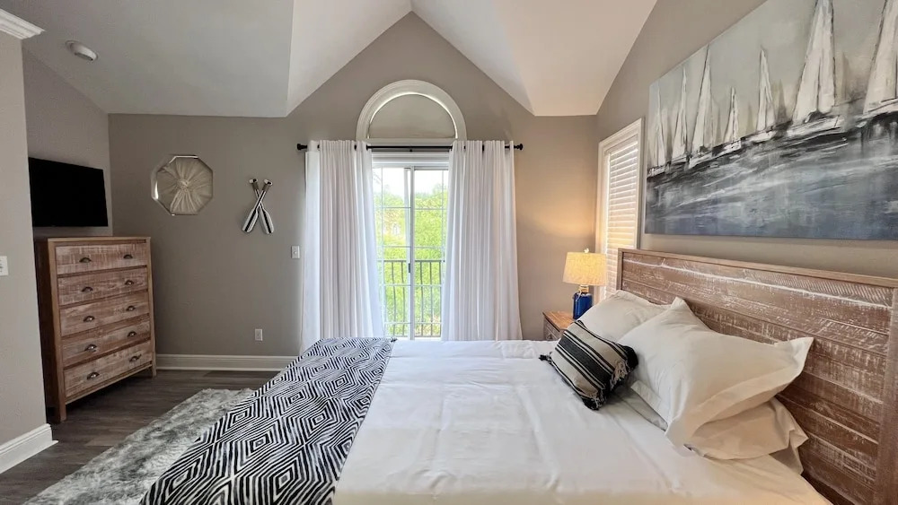 72 Vantage Pointe