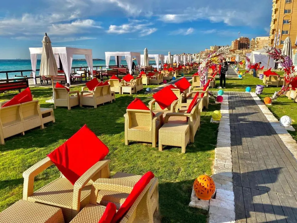 Apartment for you completely , Al-Ajami Al-Bitash, beach view