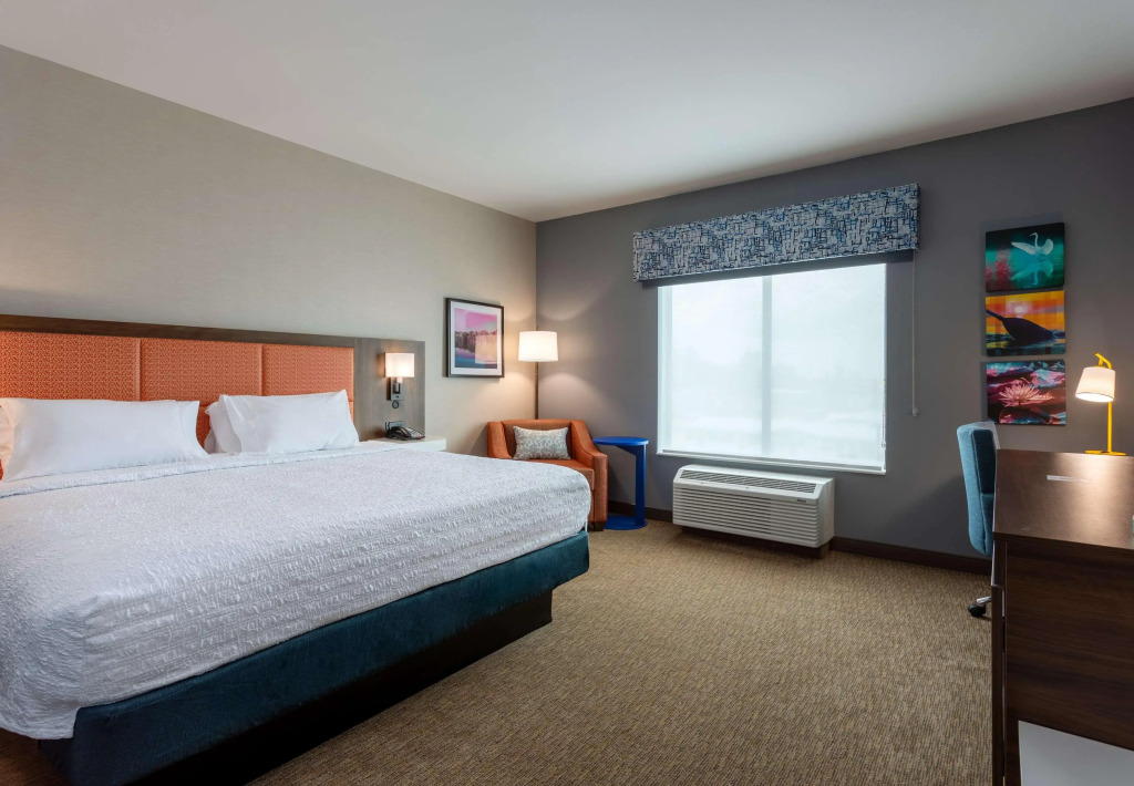 Holiday Inn Express & Suites Jacksonville South East - Medical Center Area by IHG