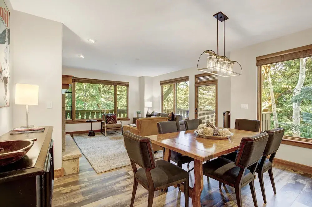 Premium 2 Bedroom Condo in Arrowhead Village! condo