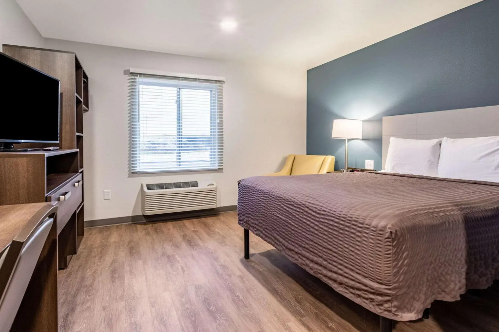 WoodSpring Suites Indianapolis Airport South