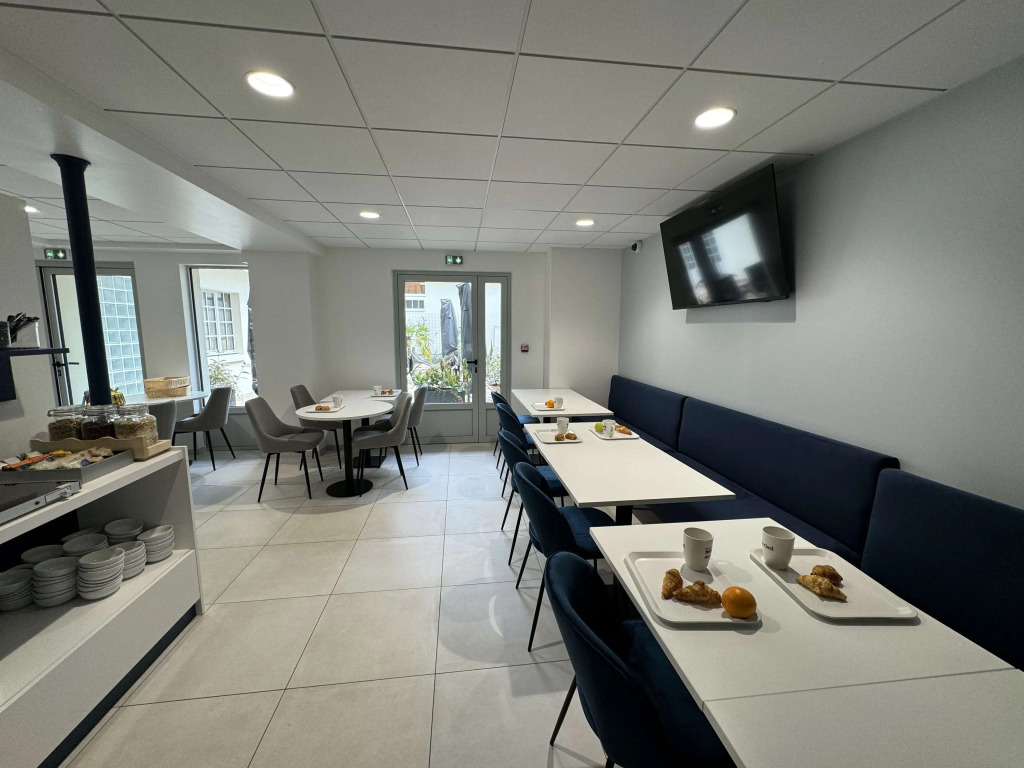 Kyriad Saumur Hyper Centre Hôtel, Appartements, Séminaires et SPA soins Sothys Paris