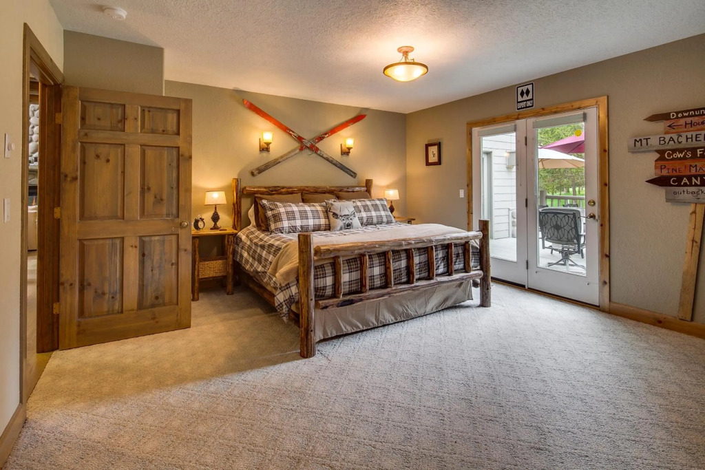 Silver Pine Lodge