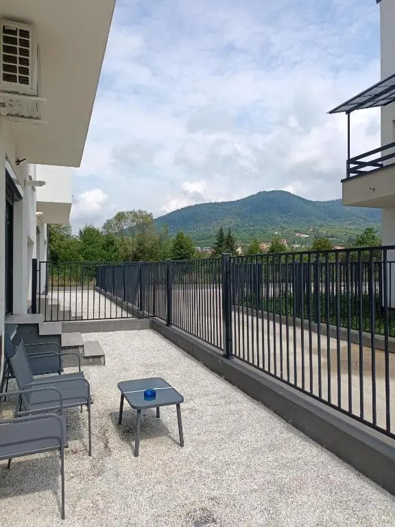 Apartament încântător cu terasa și cada cu jeturi!