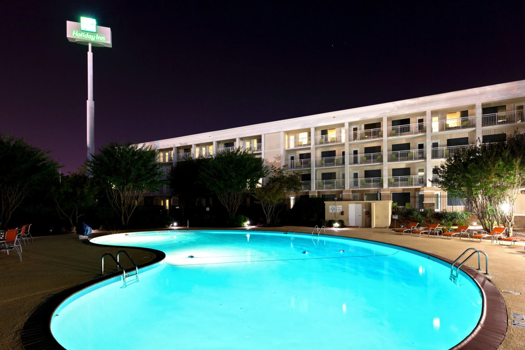 Holiday Inn & Suites Atlanta Airport North by IHG