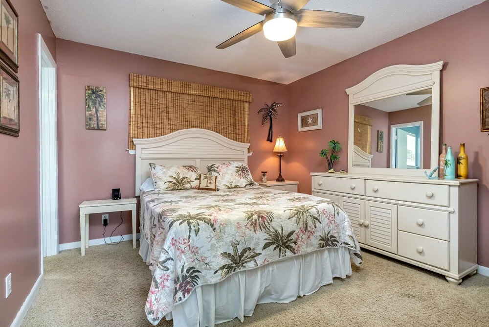 Bikinis & Martinis - Great East End Location - Swimming Pool And Boardwalk Access 3 Bedroom Condo by Redawning