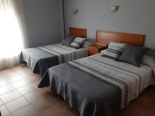 Hotel Los Leones, el más cercano a Warner