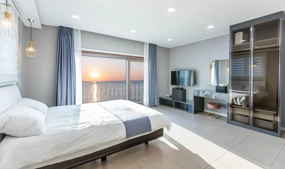 Sunrise Castle Pension