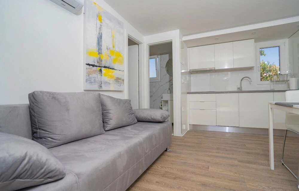 Cozy Home In Sveti Filip I Jakov With Wifi