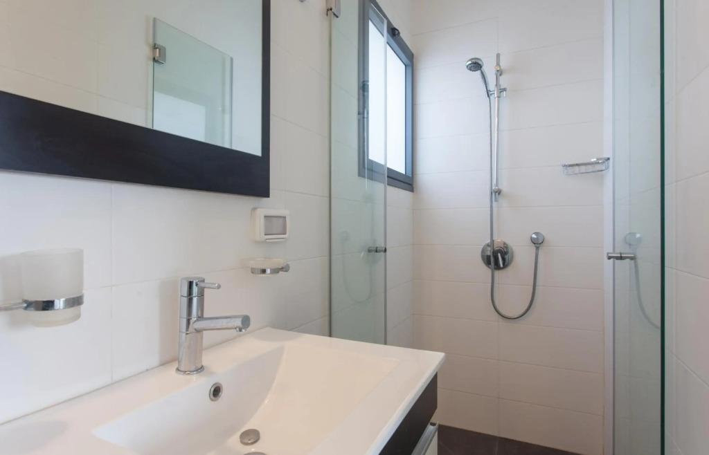 Luxury Penthouse 2 bed near Rothchild