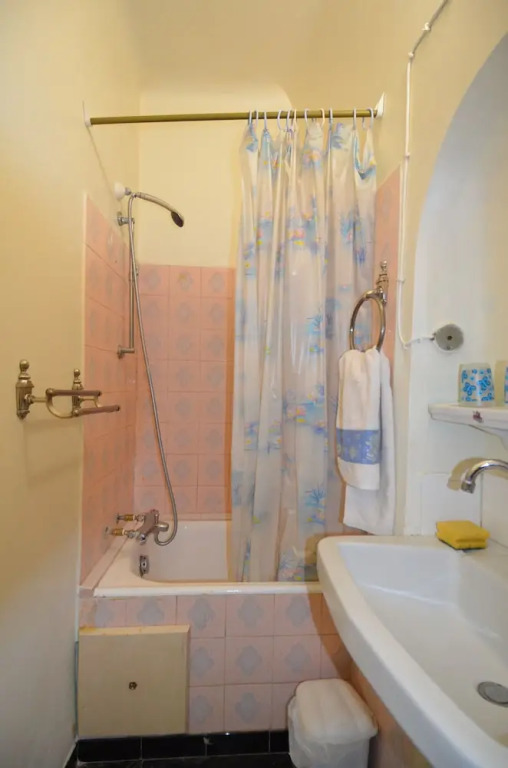 Period apartment 5 period in Old Nice near tramway