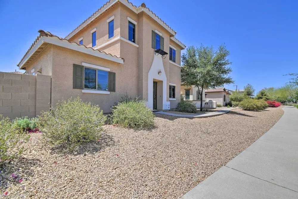 Goodyear Escape w/ Grill: Community Pool Access!