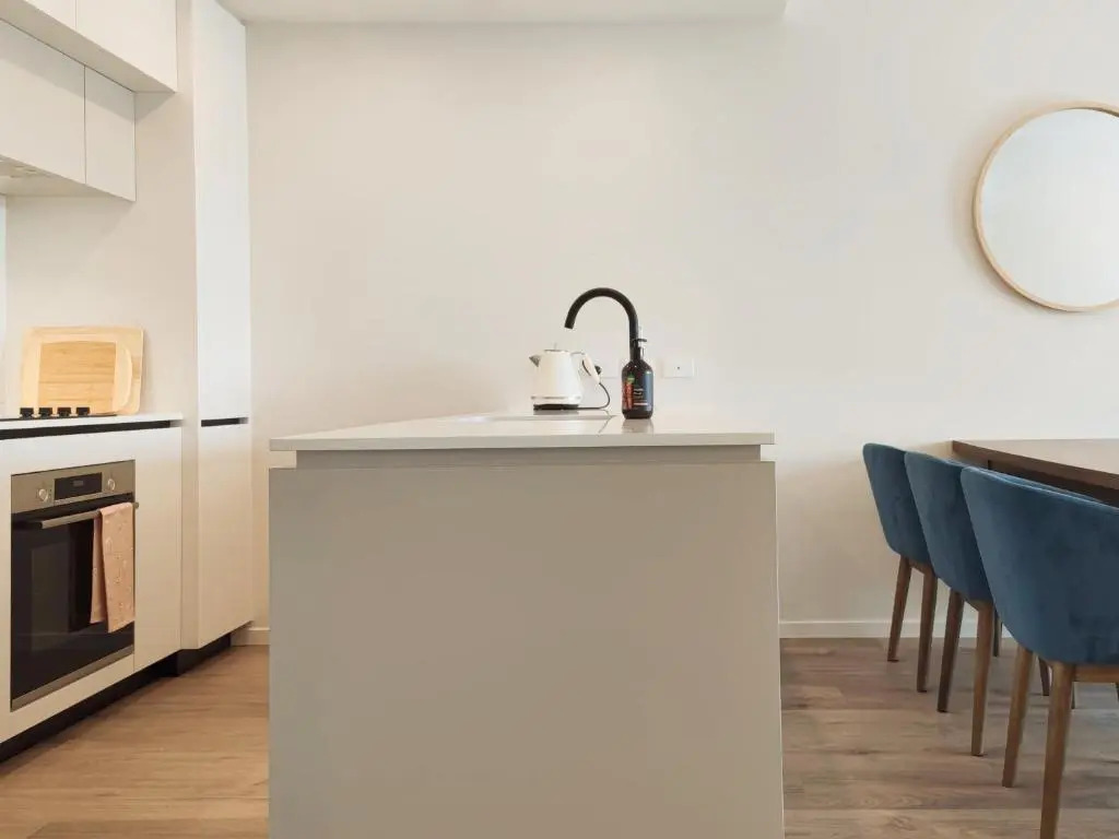 Luxurious 2 bedroom apartment Free secure parking