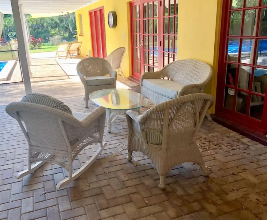 Family With Pool, Games, Dock, Fishing, Golf 4 Bedroom Home by Redawning