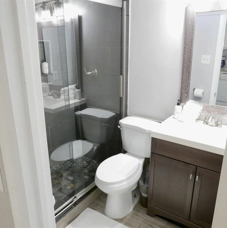 Federalist Style Rowhouse Sleeps 4 With Parking