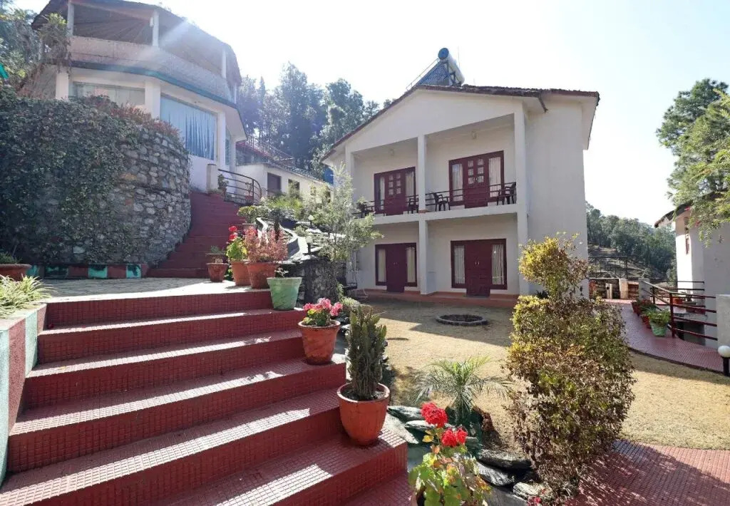 Hotel Binsar Rooms By OYO Rooms