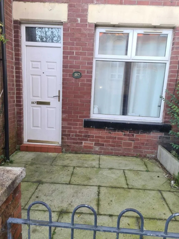 Lovely 2-bed House in Bolton Greater Manchester