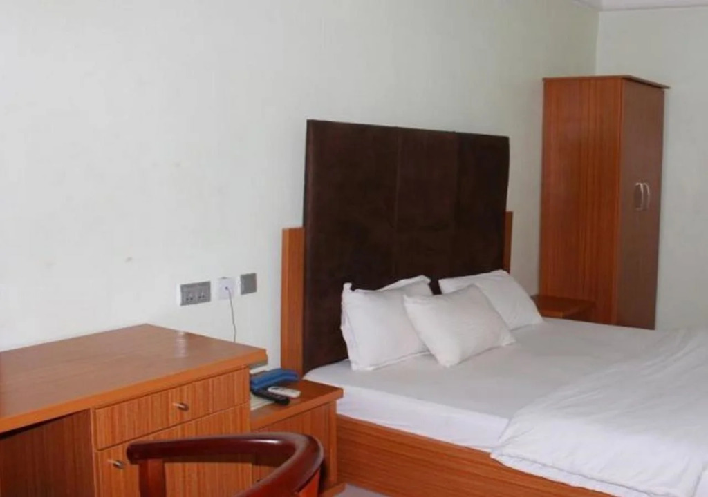 Specs Suites