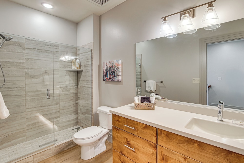 Hike, Golf & Unwind! Mtn-view Cedar City Townhome