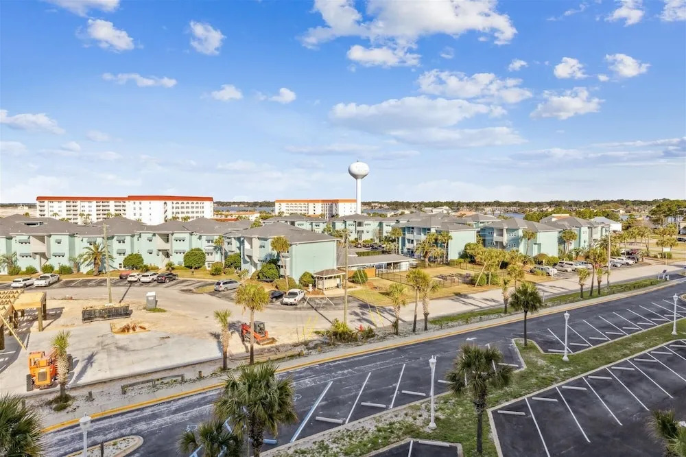 Seacrest 604 is a 2 BR Gulf Front on Okaloosa Island by RedAwning
