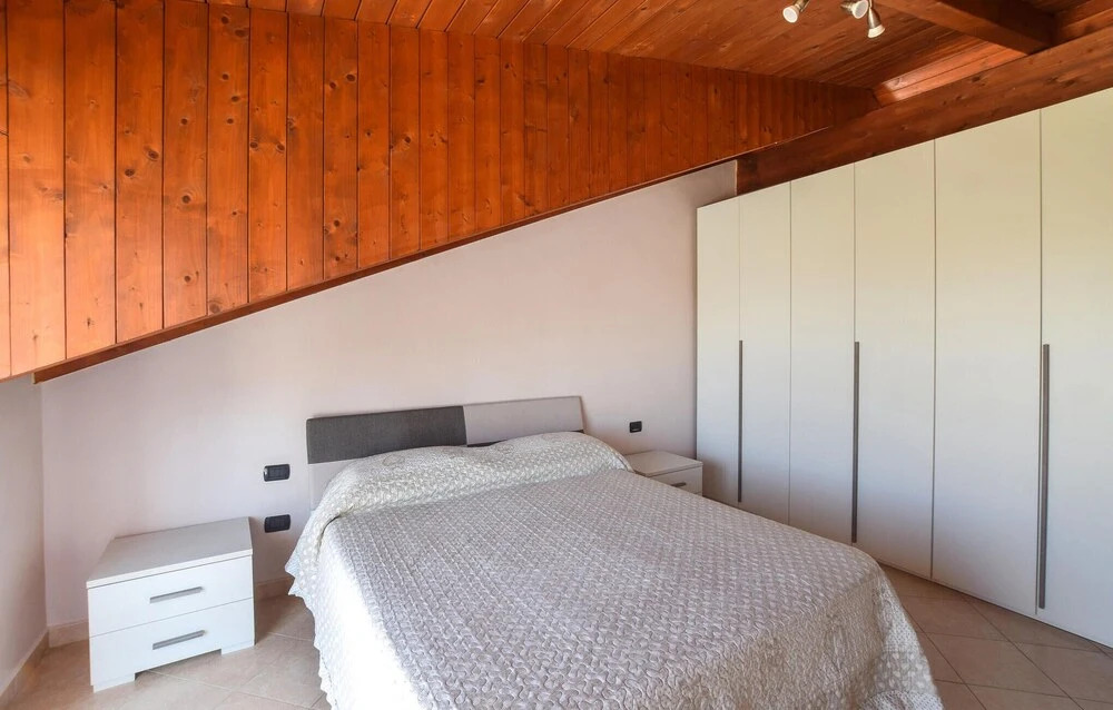 Awesome Apartment in Limbadi With 2 Bedrooms and Wifi
