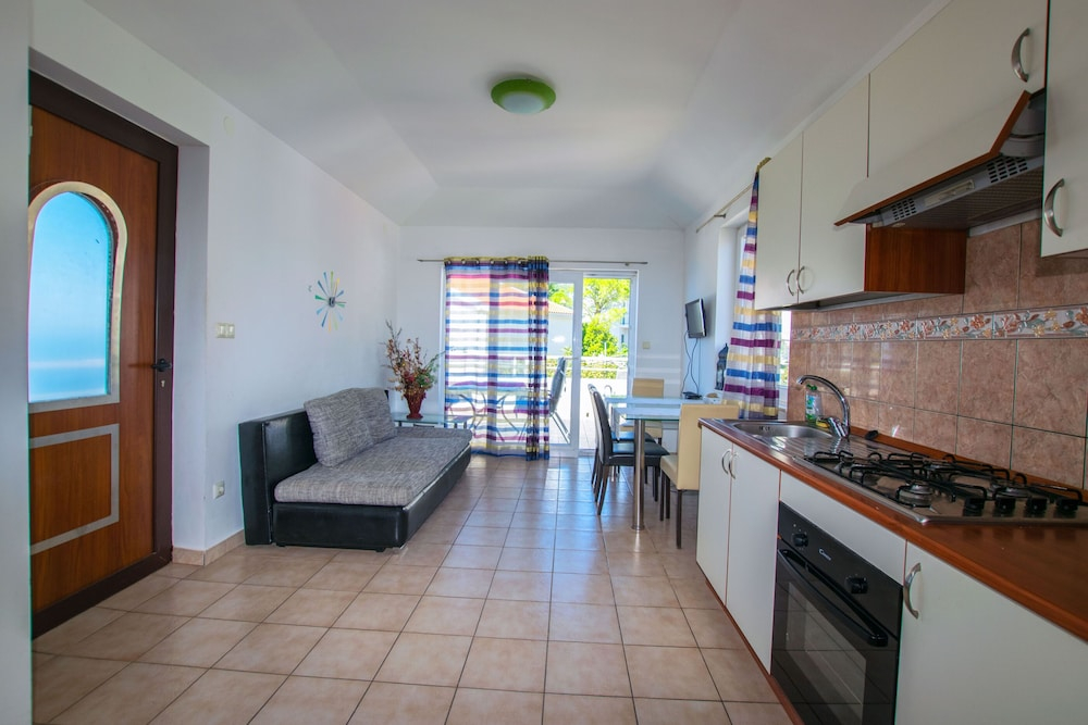 Apartment Goran