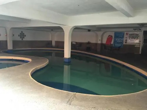 Los Nogales Inn