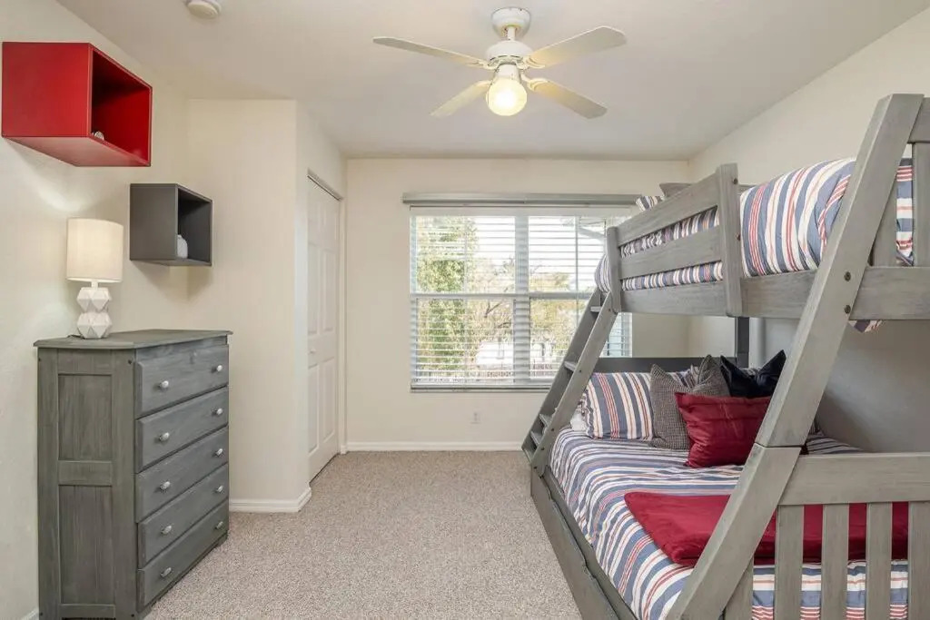 Spectacular 3bd/2ba Townhouse close to Disney