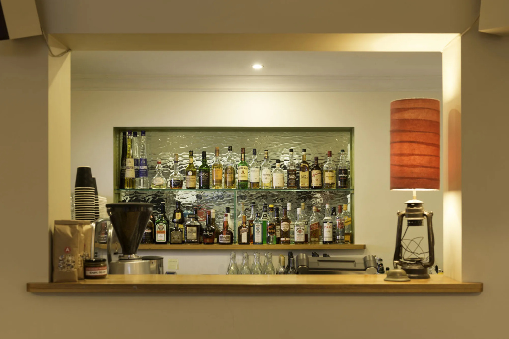 Athelstane Hotel