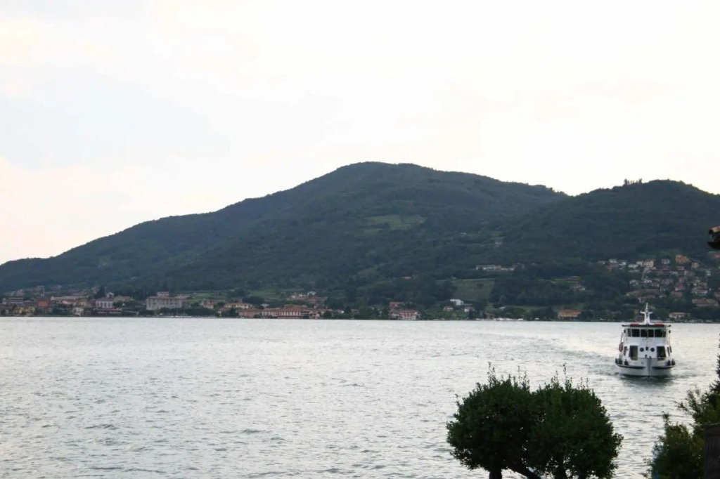 Historic house by the lake La Renée Casa Vacanza