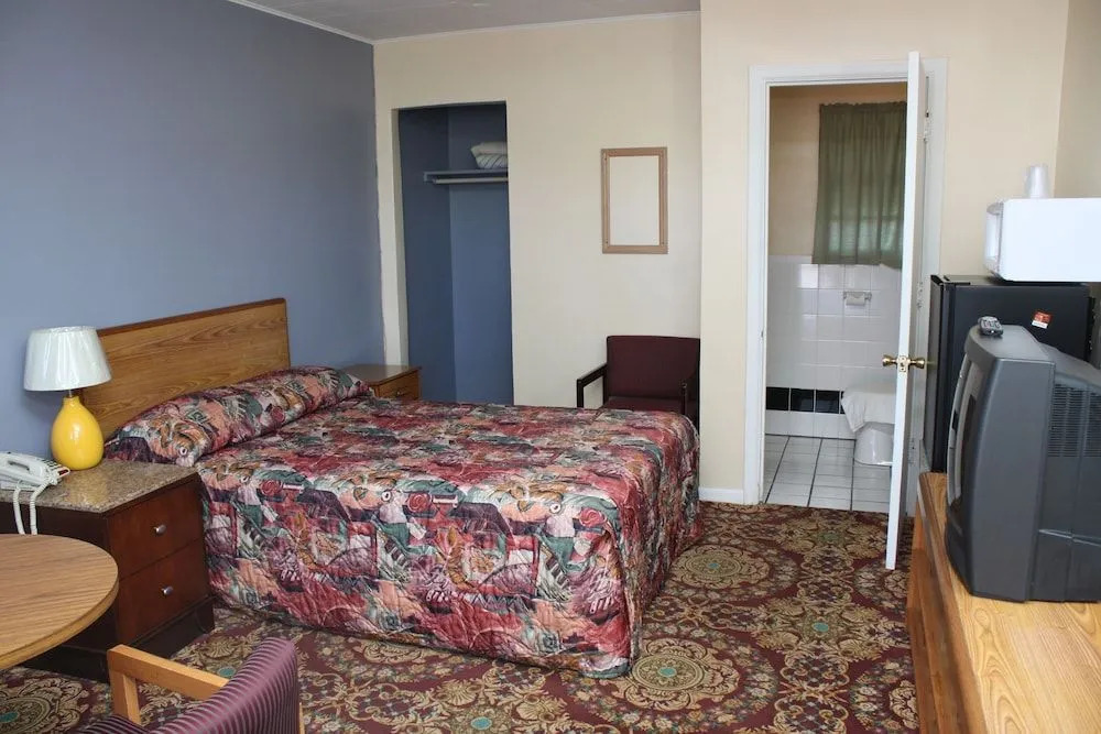 Kenwood Motel