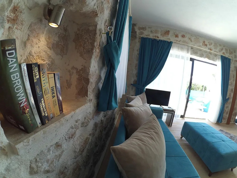Villa Stone 2