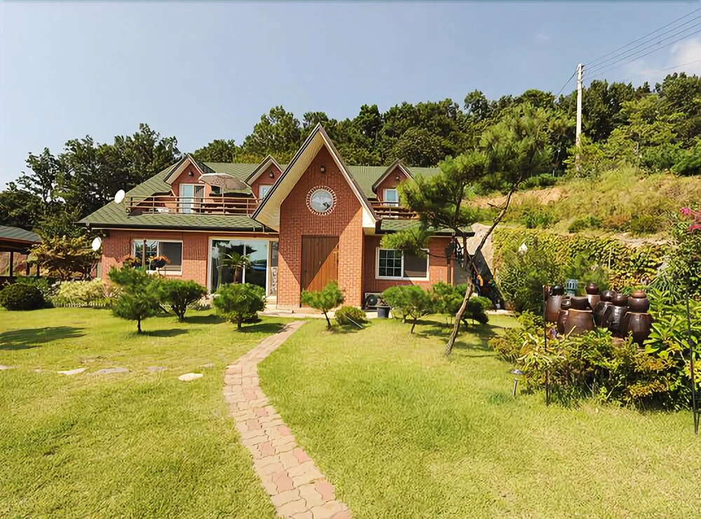 Ganghwa Wild Flower Pension