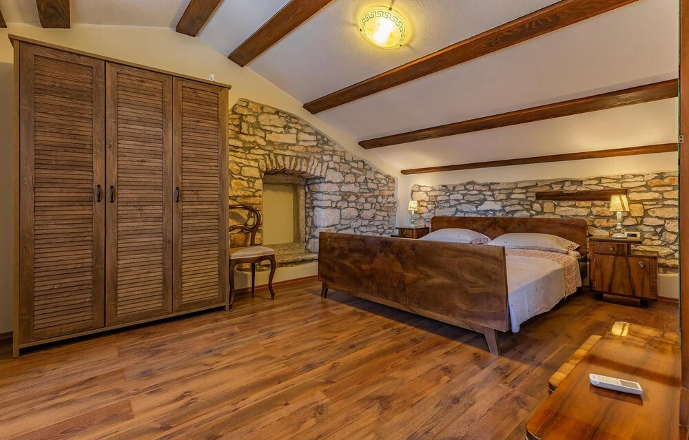 4 Bedroom Pet Friendly Home In Medulin