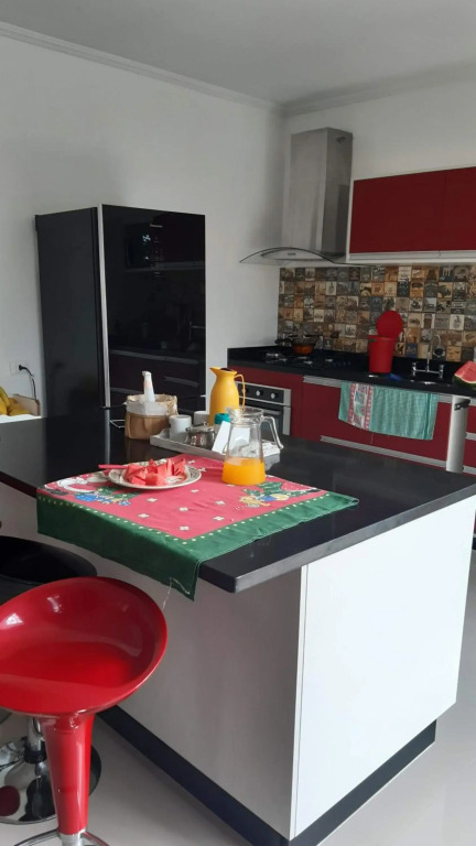 Casa a 150 m da Praia Martins de Sá