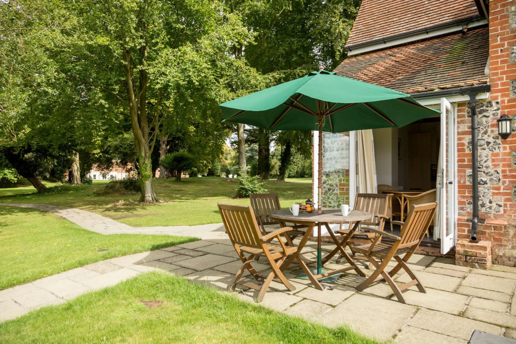 Oakley Hall Hotel