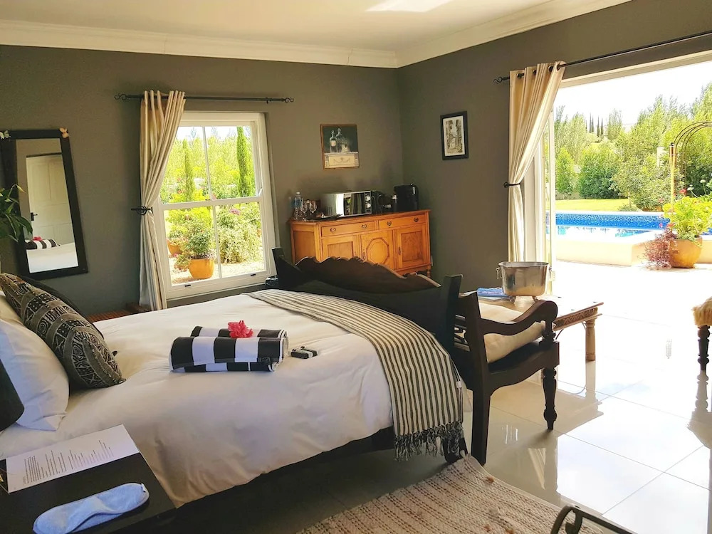 Sandmartins Private Secure Villa
