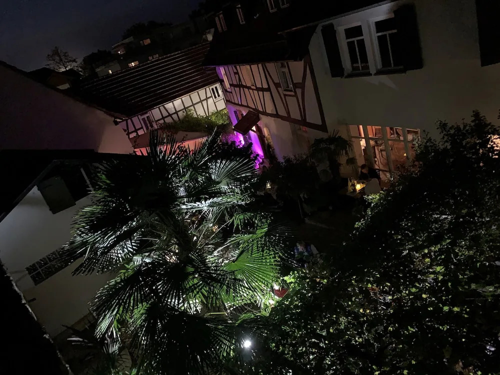 Geibelhof - Apartments in mediterraner Hofreite nahe Frankfurt am Main