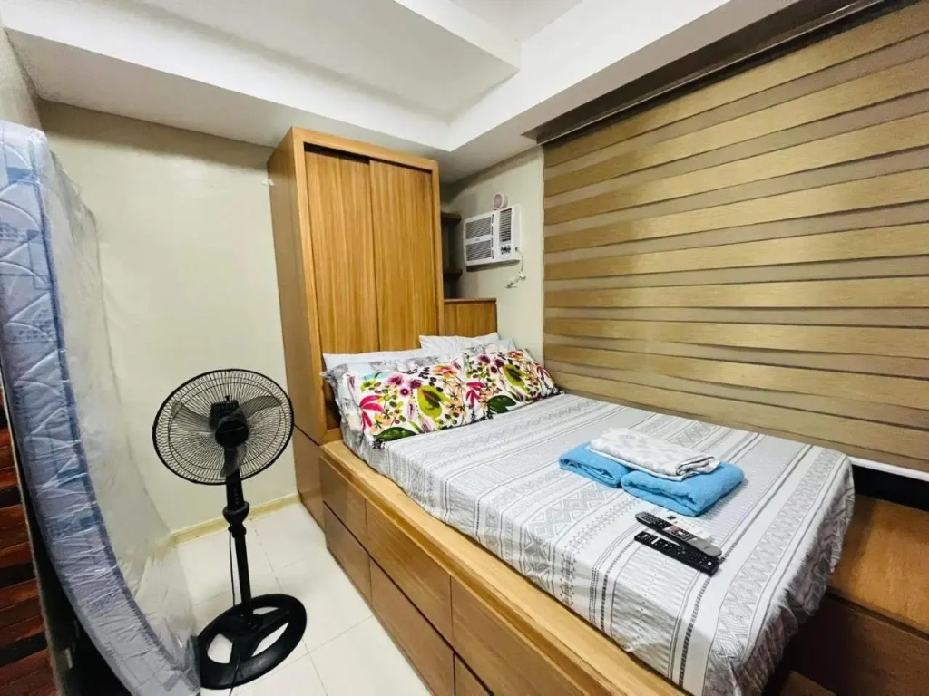 Sunshine100 Studio+65'TV+POOl+Wifi30MBPS