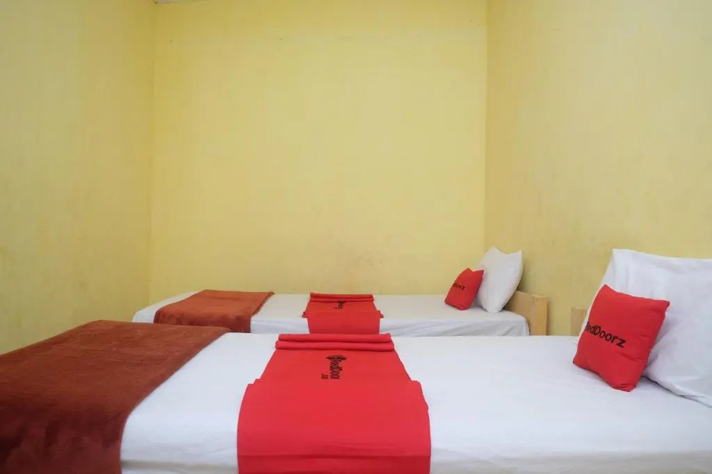 RedDoorz near Pelabuhan Nusantara Parepare